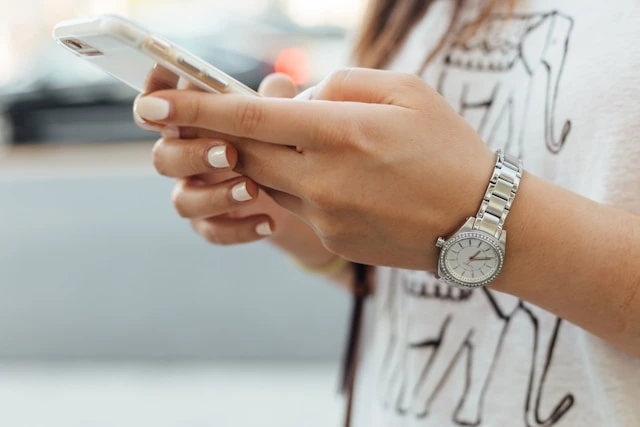 Why Mobile-First Design is Crucial for Your Business Website in 2024